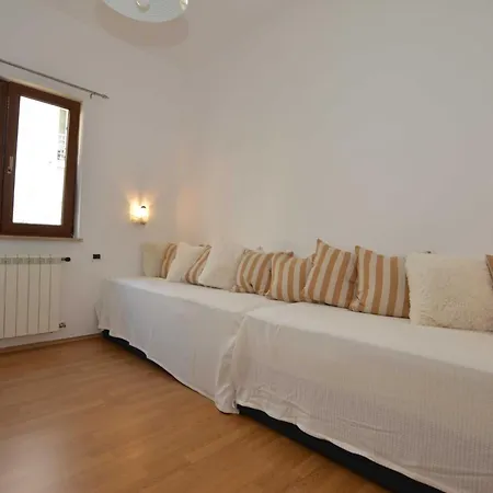 Elegant And Brigth Corner Apartment *